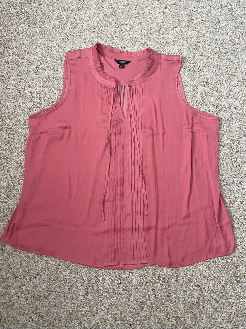 Simple Vera Vera Wang Sleeveless Pleated Blouse